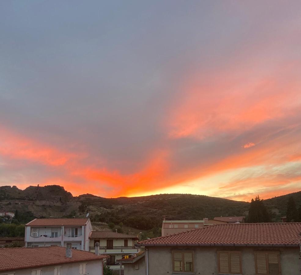 Pozzo Sella Aparthouse - Tramonto Sulla Miniera อีเกลเซียส ภายนอก รูปภาพ
